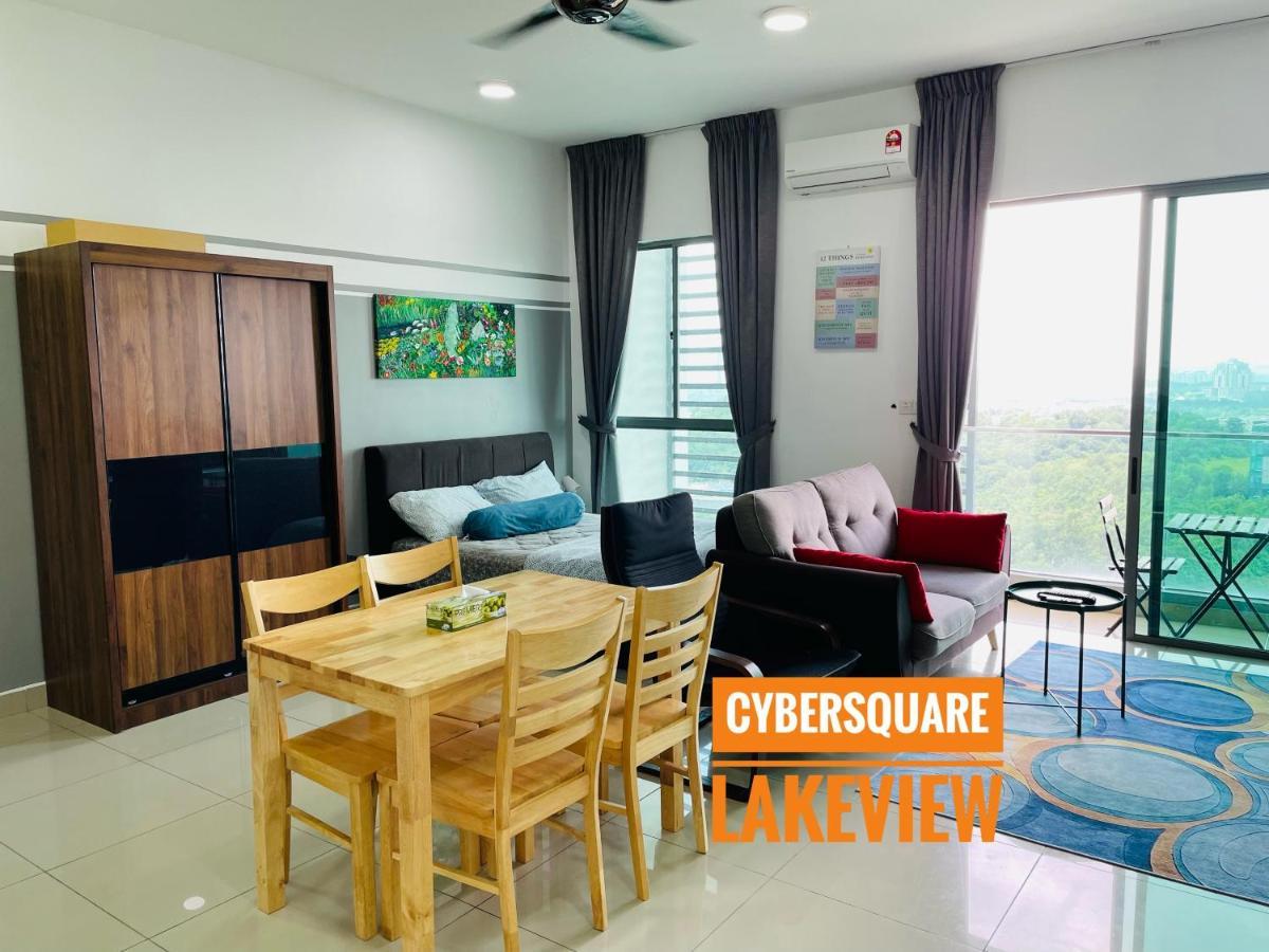 Cybersquare Lakeview With Netflix And Disney Hotstar Cyberjaya Exterior foto