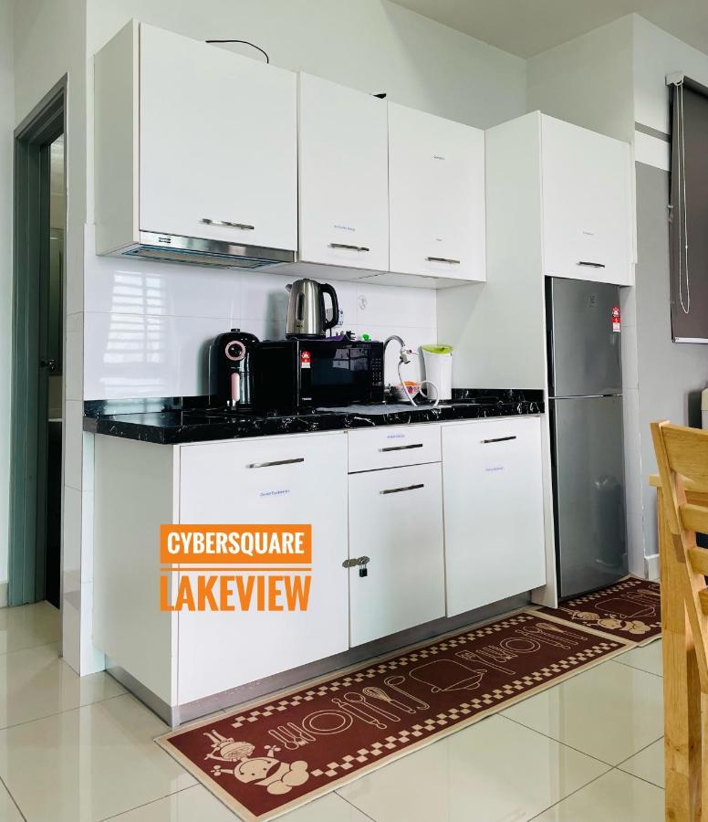 Cybersquare Lakeview With Netflix And Disney Hotstar Cyberjaya Exterior foto